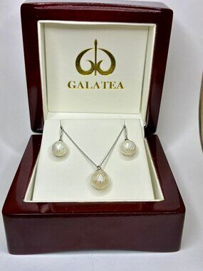 Galatea carved pearl necklace earrings set